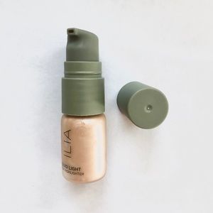 New Clean Beauty Ilia Liquid Serum Highlighter